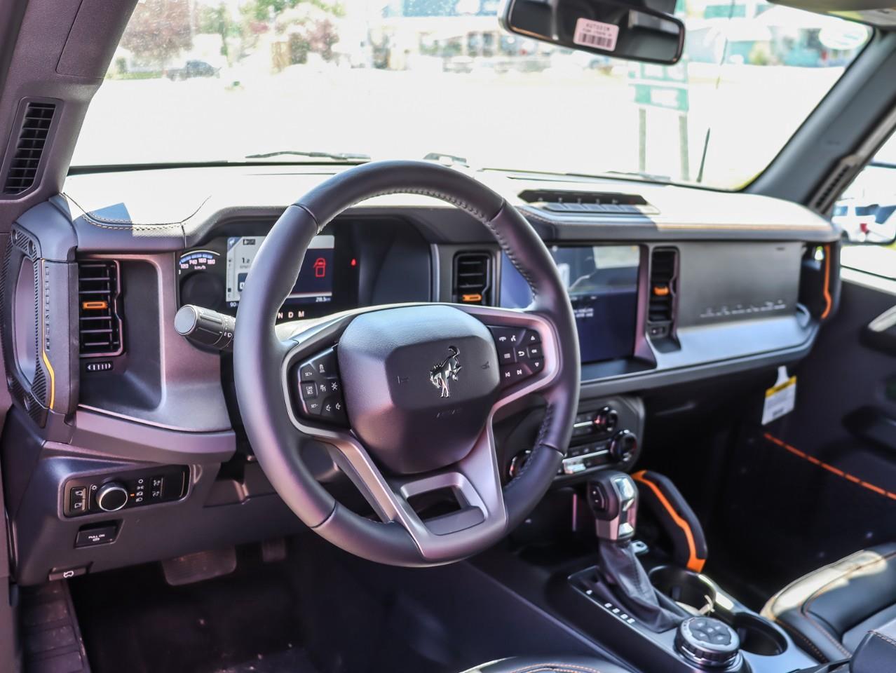 2024 Ford Bronco Badlands 2dr 4x4 Photo