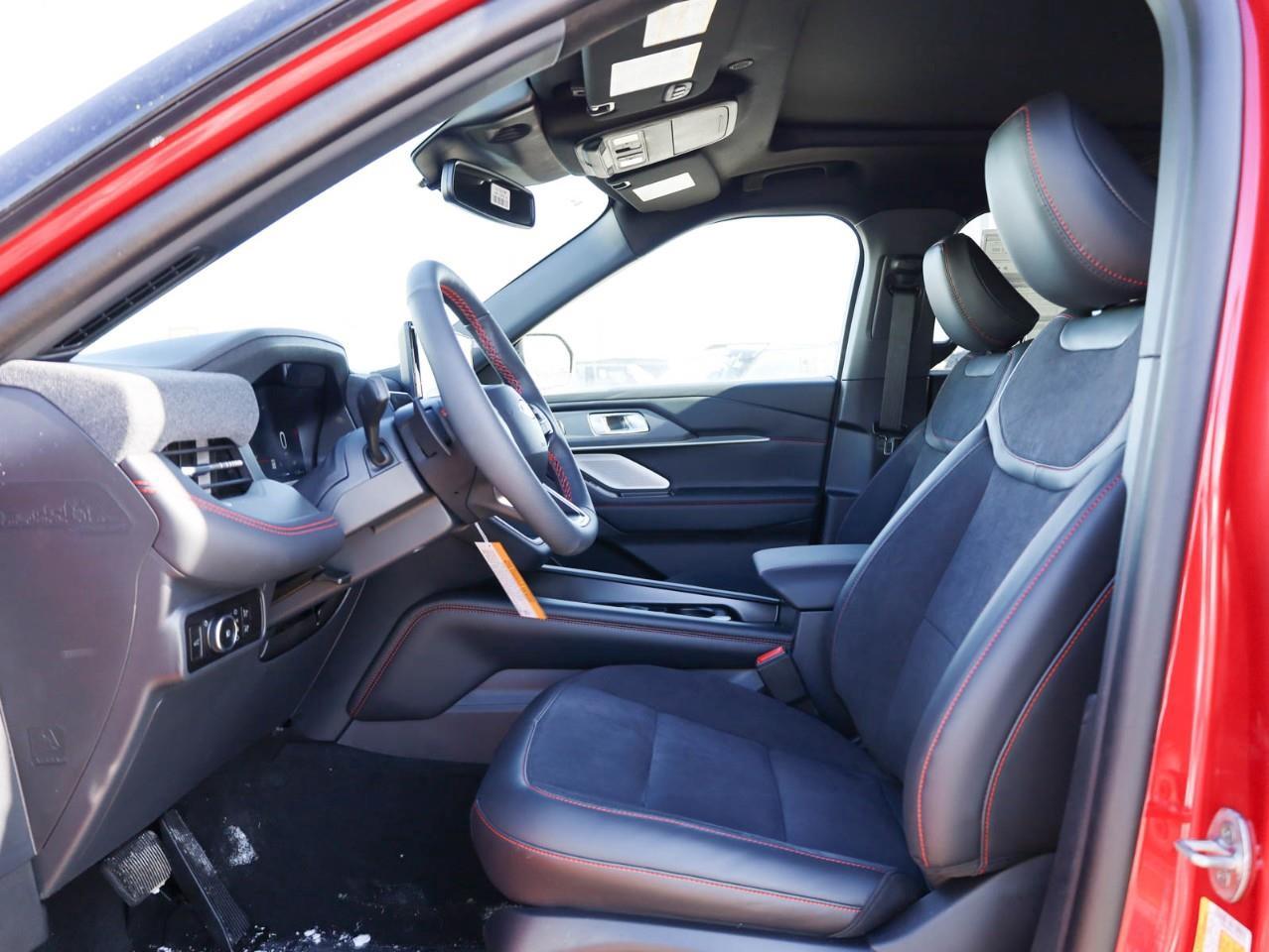 2026 Ford Explorer ST 4dr 4x4 Photo