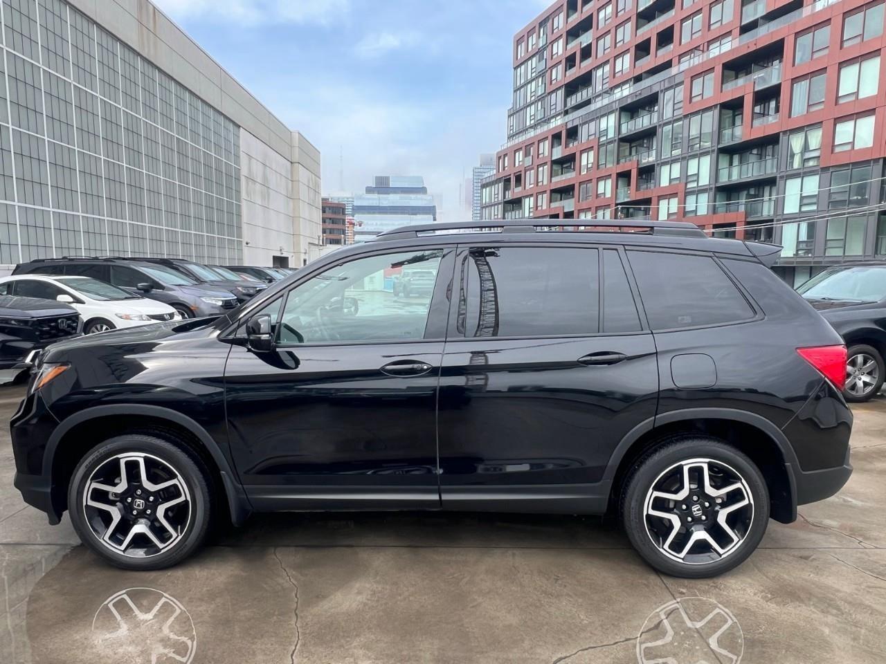 2023 Honda Passport Touring 4dr All-Wheel Drive Photo