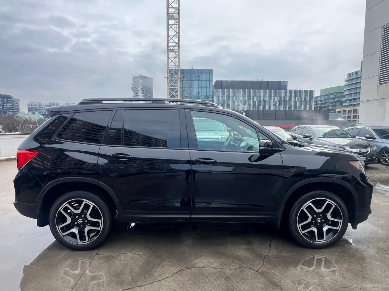 2023 Honda Passport Touring 4dr All-Wheel Drive Photo