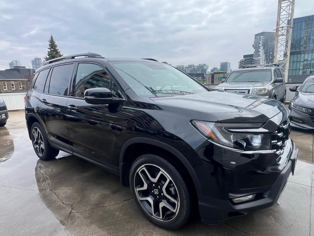 2023 Honda Passport Touring 4dr All-Wheel Drive Photo