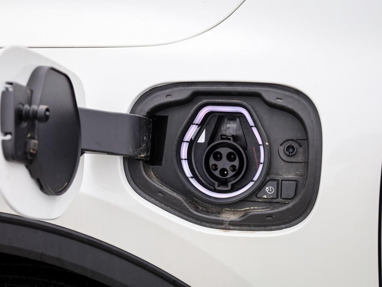 2025 Ford Escape PHEV 4dr Front-Wheel Drive Photo