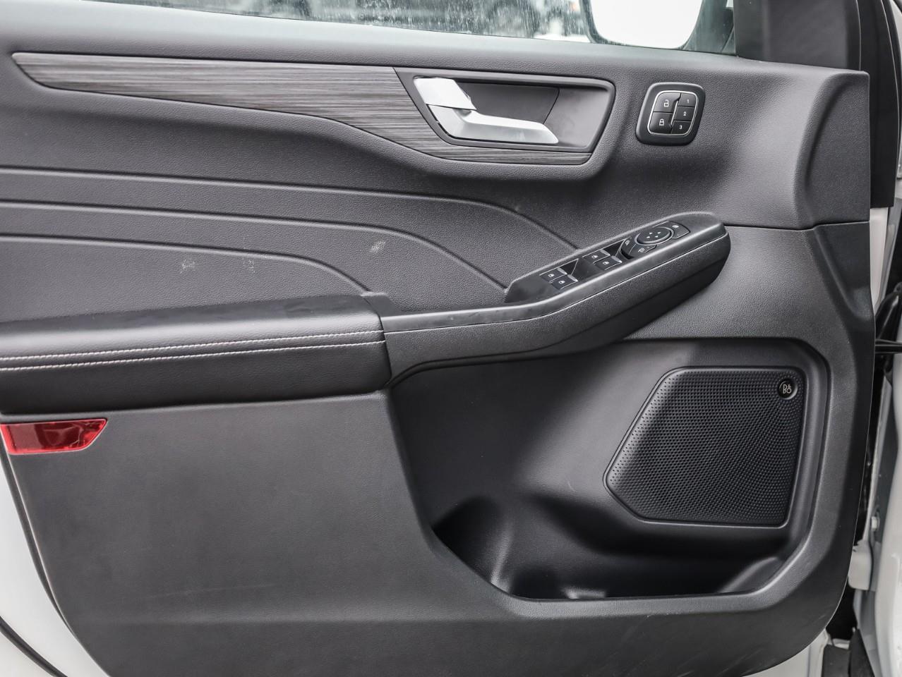 2025 Ford Escape PHEV 4dr Front-Wheel Drive Photo