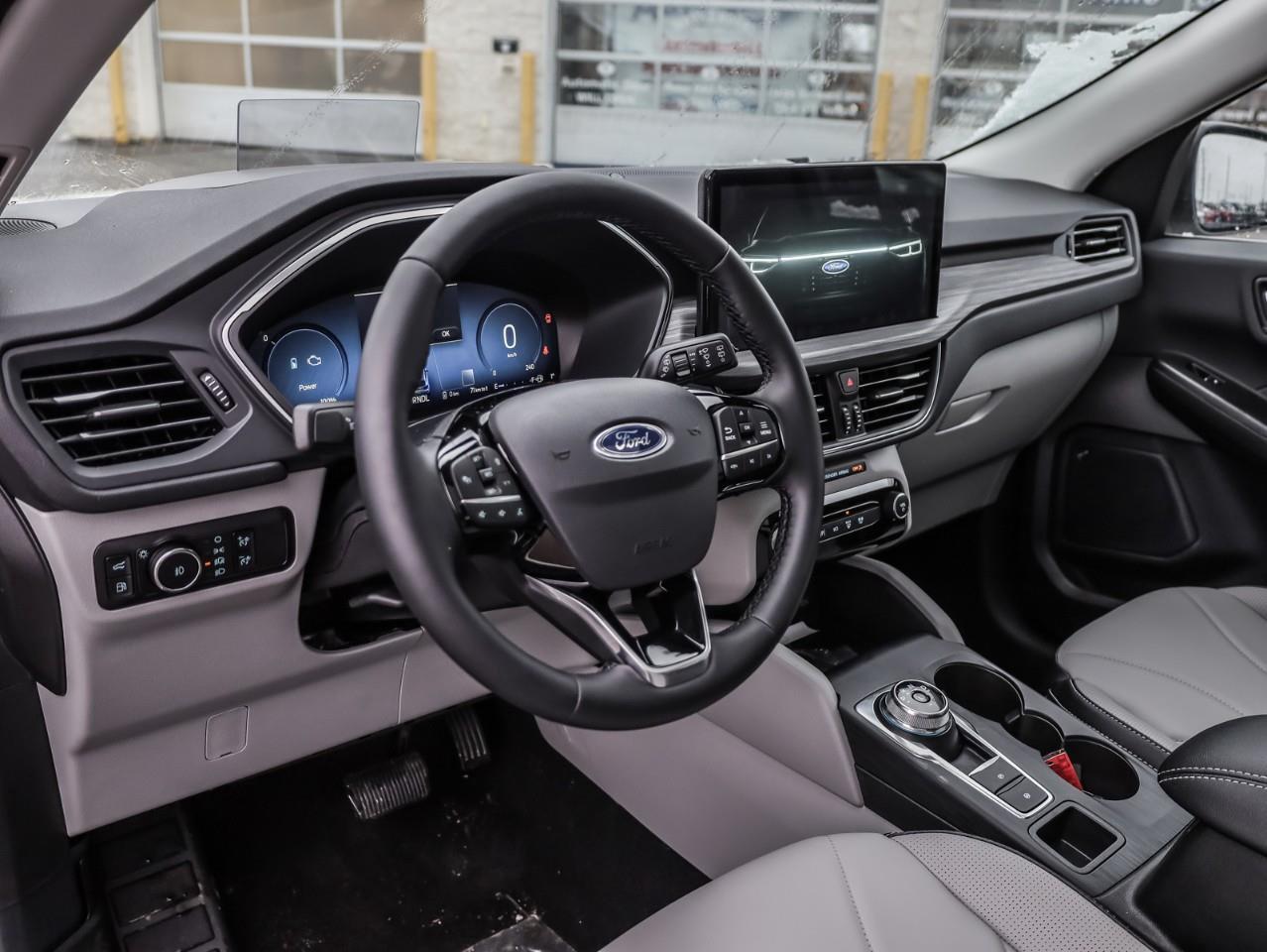 2025 Ford Escape PHEV 4dr Front-Wheel Drive Photo