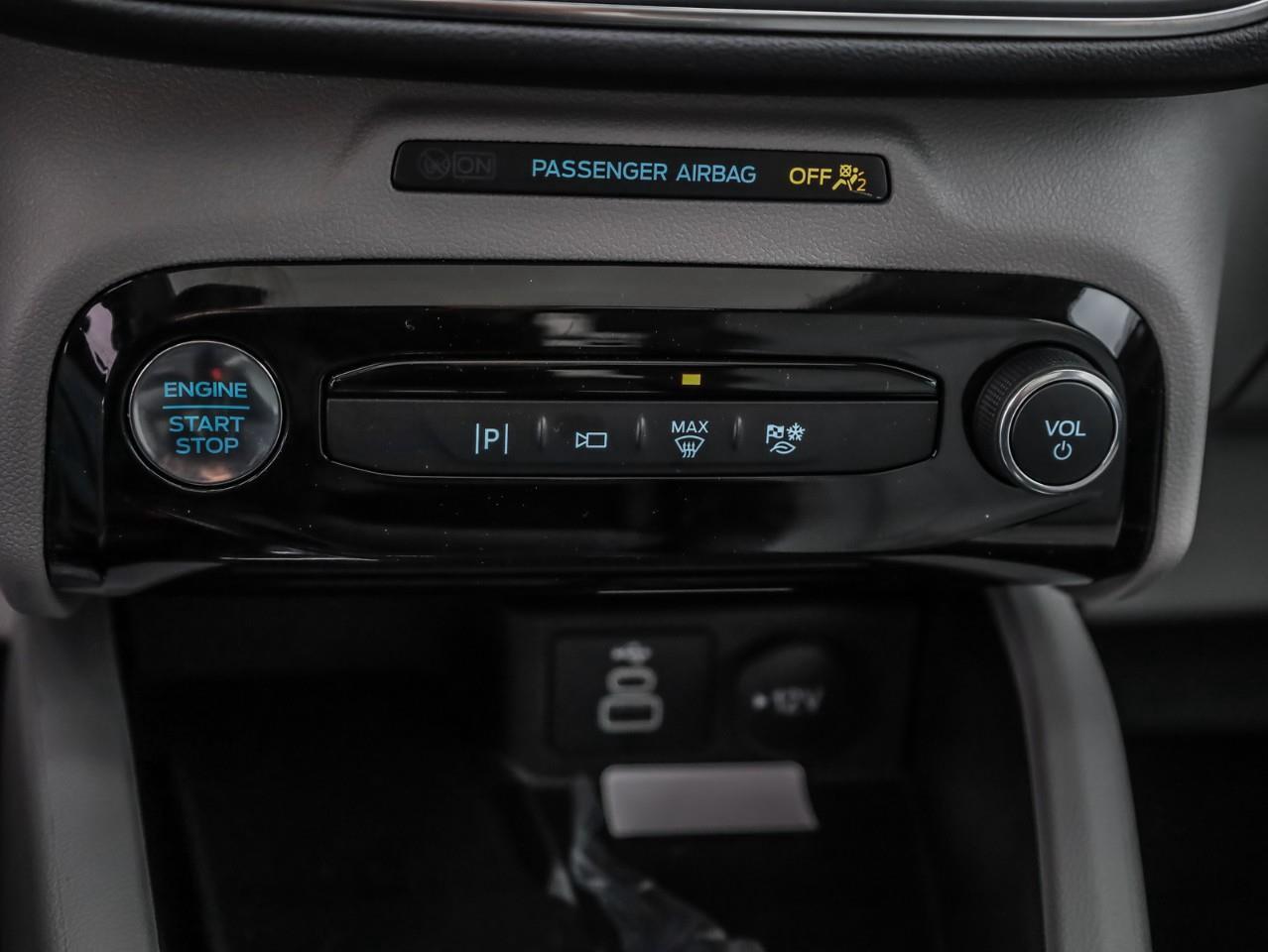 2025 Ford Escape PHEV 4dr Front-Wheel Drive Photo