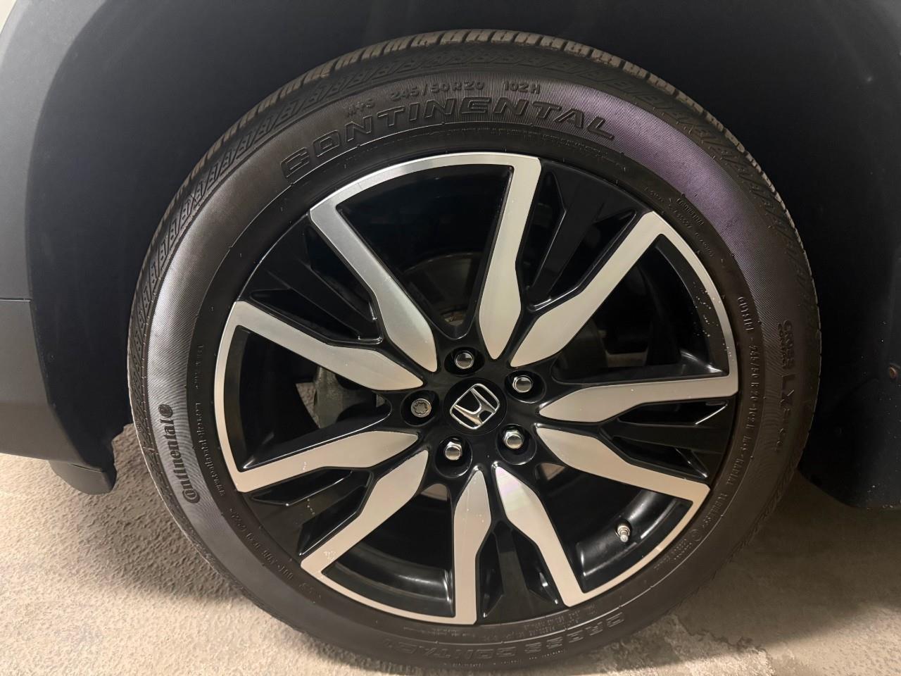 2022 Honda Pilot Touring 8P 4dr All-Wheel Drive Photo