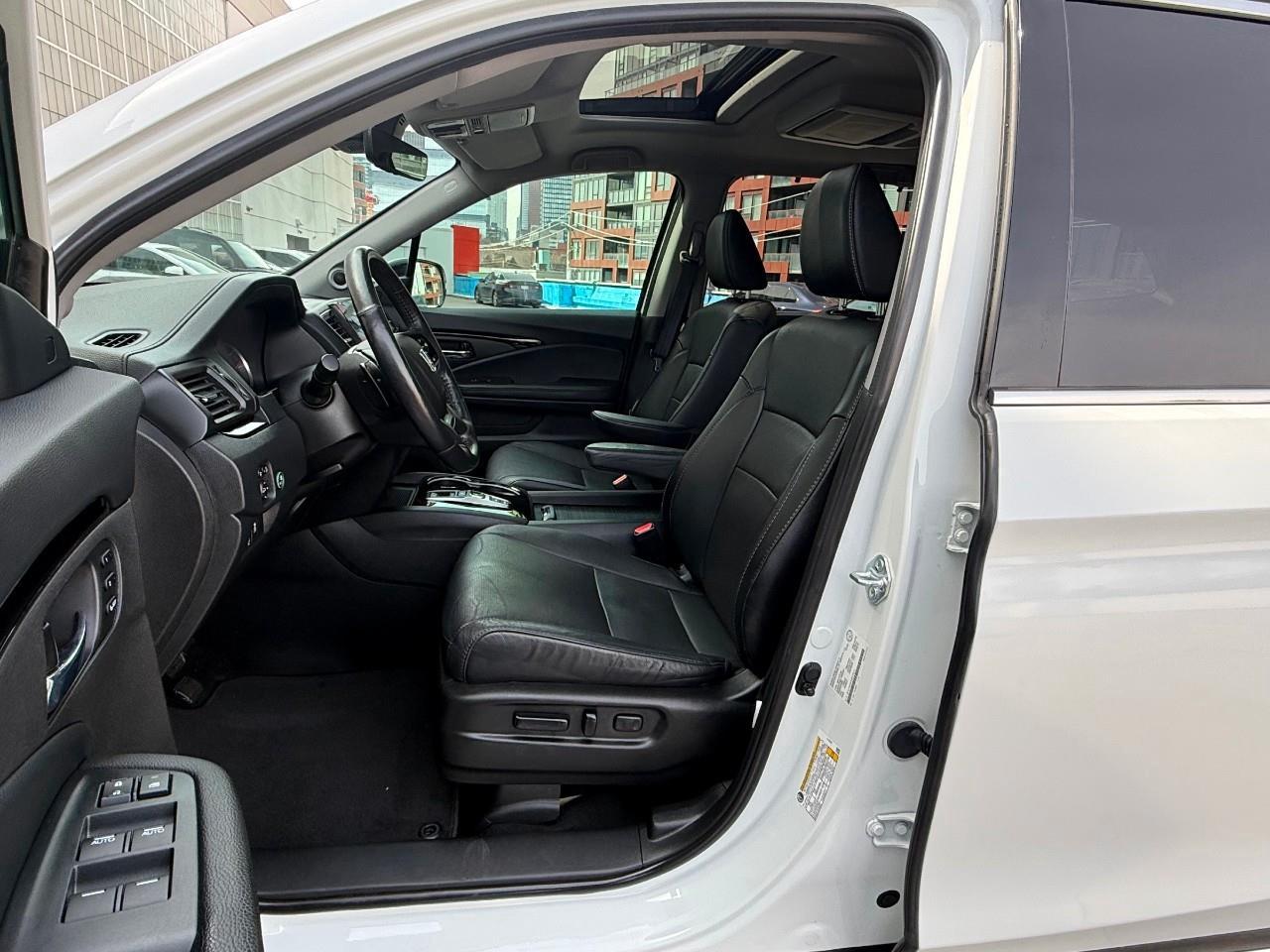 2022 Honda Pilot Touring 8P 4dr All-Wheel Drive Photo