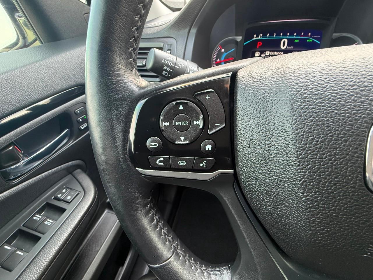 2022 Honda Pilot Touring 8P 4dr All-Wheel Drive Photo