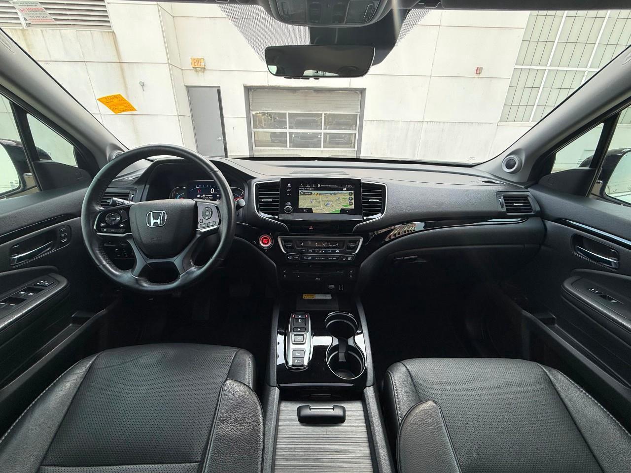 2022 Honda Pilot Touring 8P 4dr All-Wheel Drive Photo