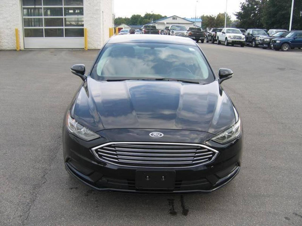 2017 Ford Fusion SE 4dr Front-wheel Drive Sedan Photo