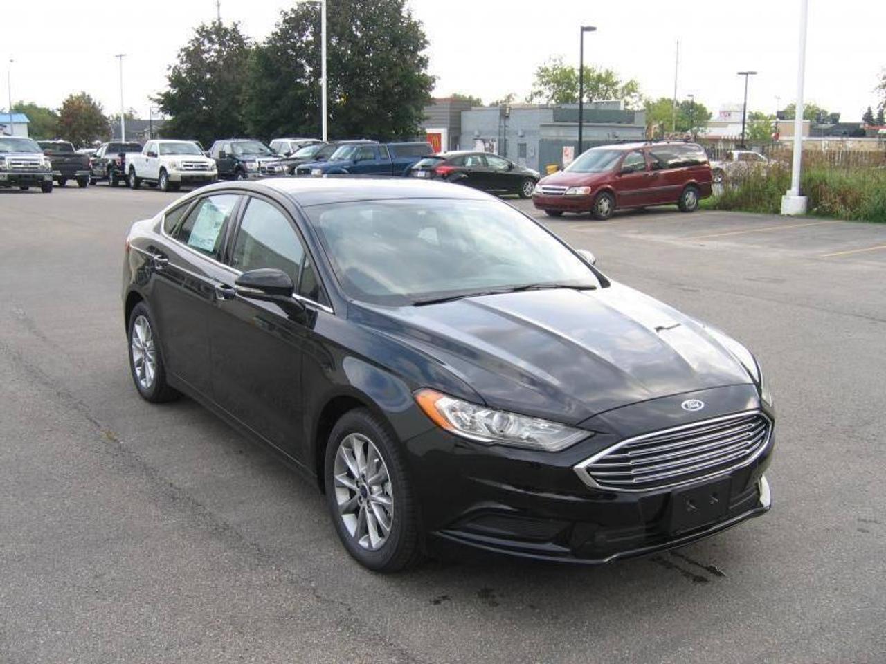 2017 Ford Fusion SE 4dr Front-wheel Drive Sedan Photo