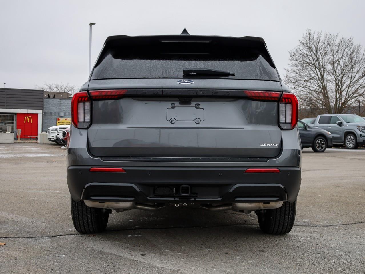 2025 Ford Explorer ST-Line 4dr 4x4 Photo3