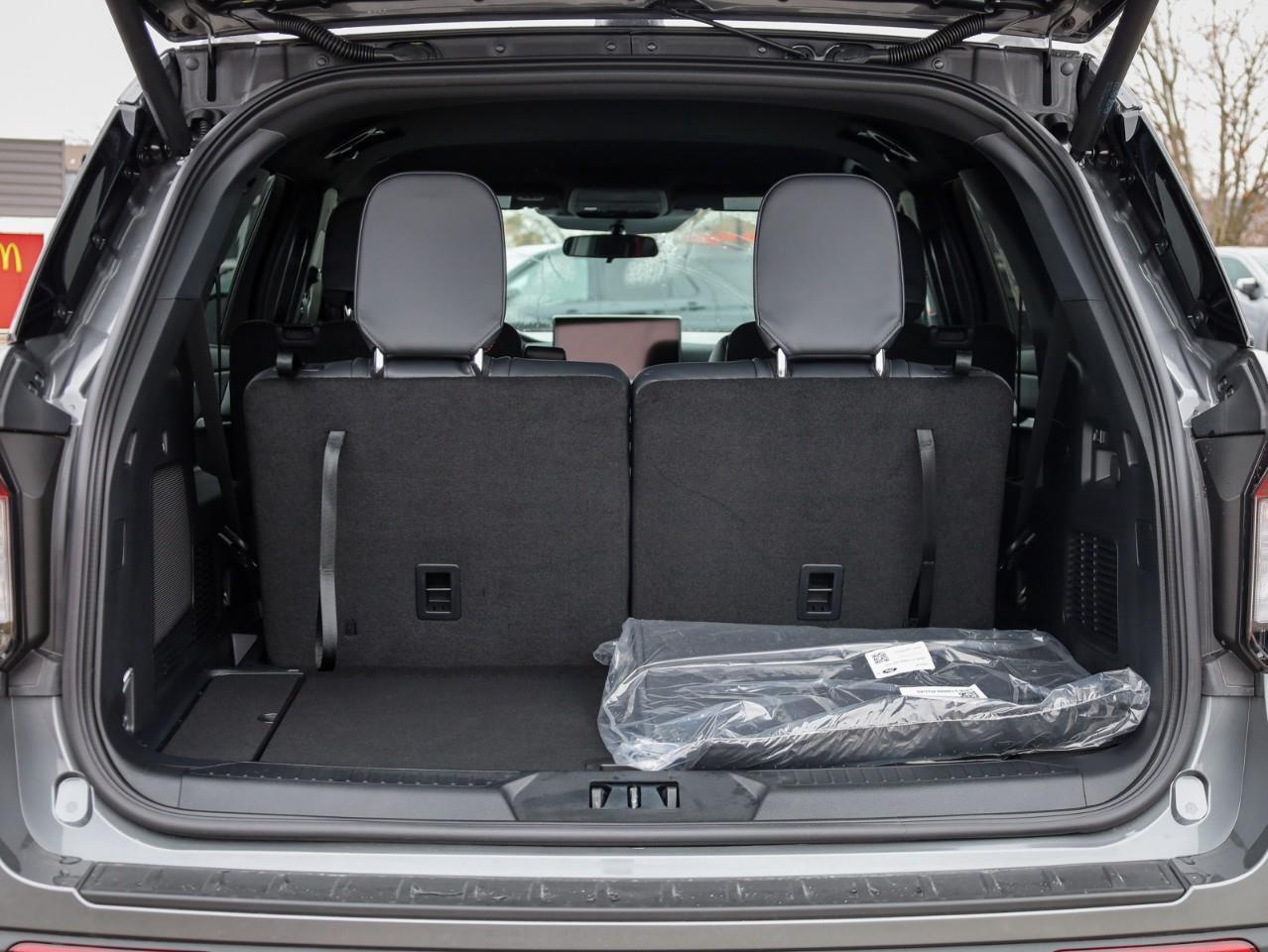 2025 Ford Explorer ST-Line 4dr 4x4 Photo