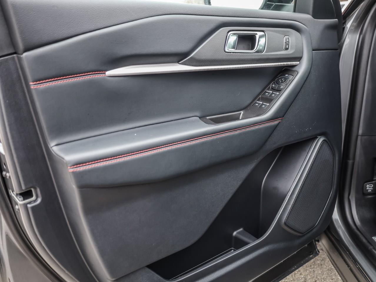 2025 Ford Explorer ST-Line 4dr 4x4 Photo