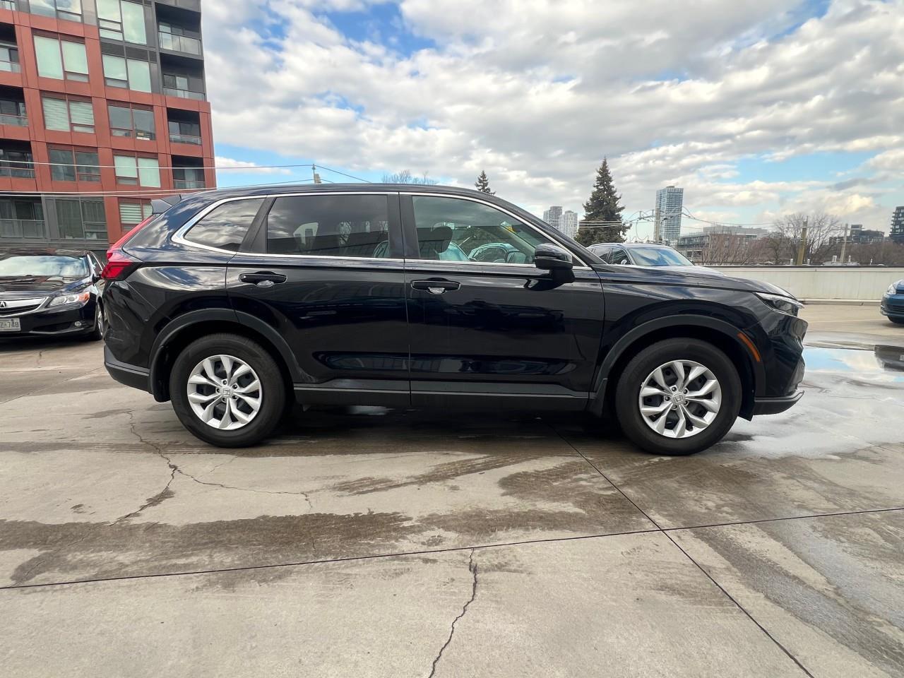 2025 Honda CR-V LX 4dr Front-wheel Drive Photo