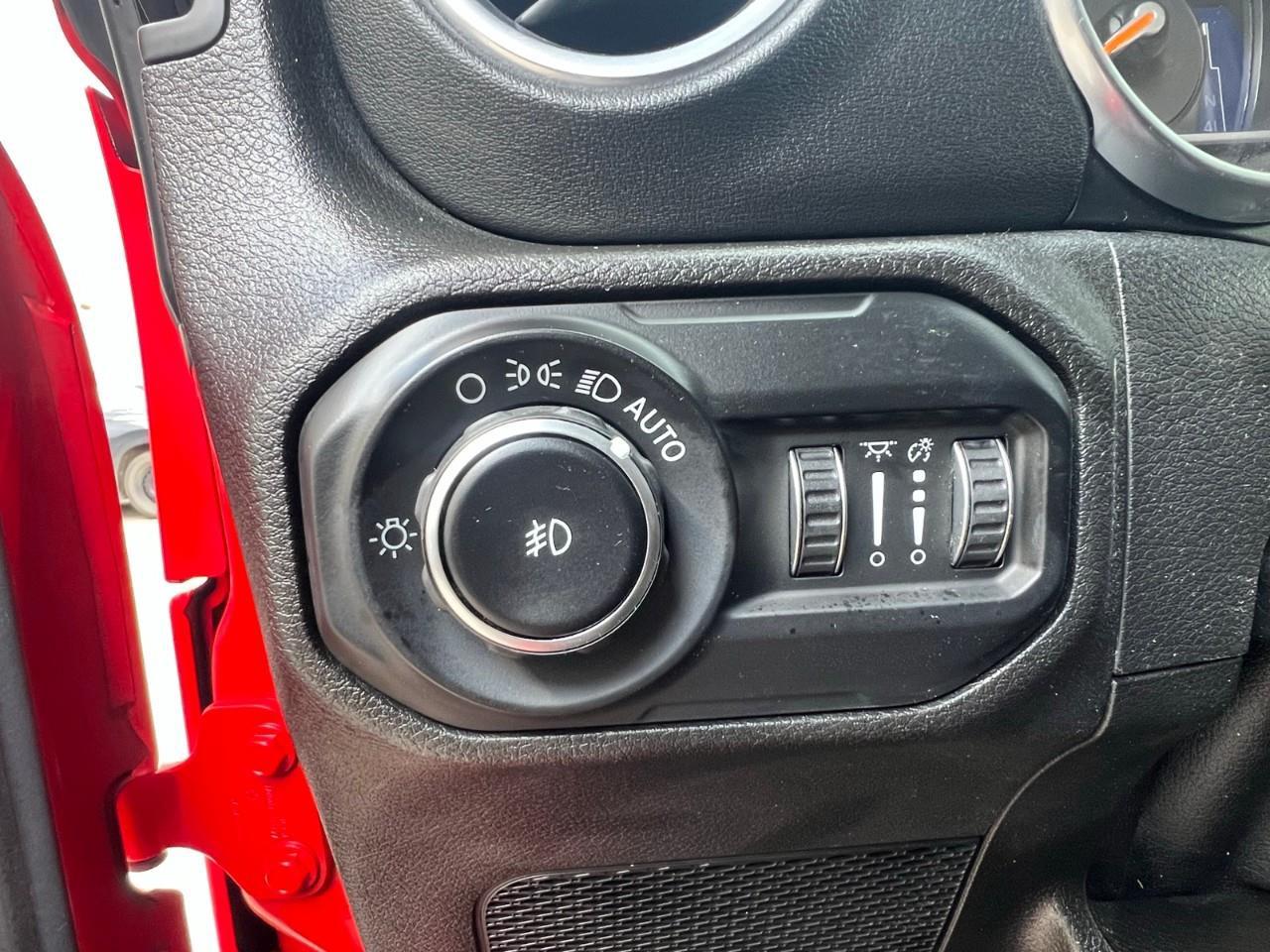 2019 Jeep WRANGLER UNLIMITED Sahara 4dr 4x4 Photo