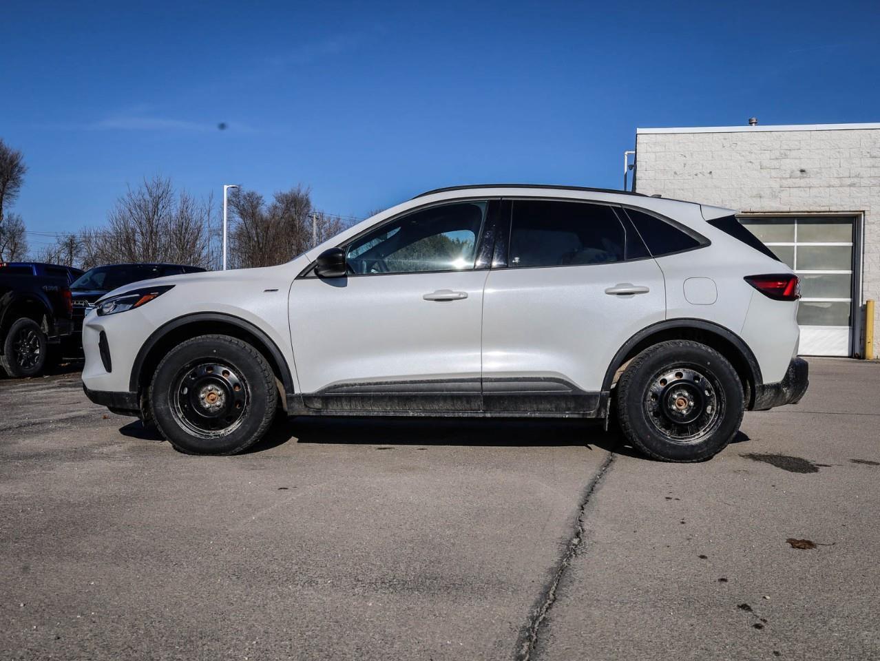 2025 Ford Escape ST-Line 4dr All-Wheel Drive Photo2