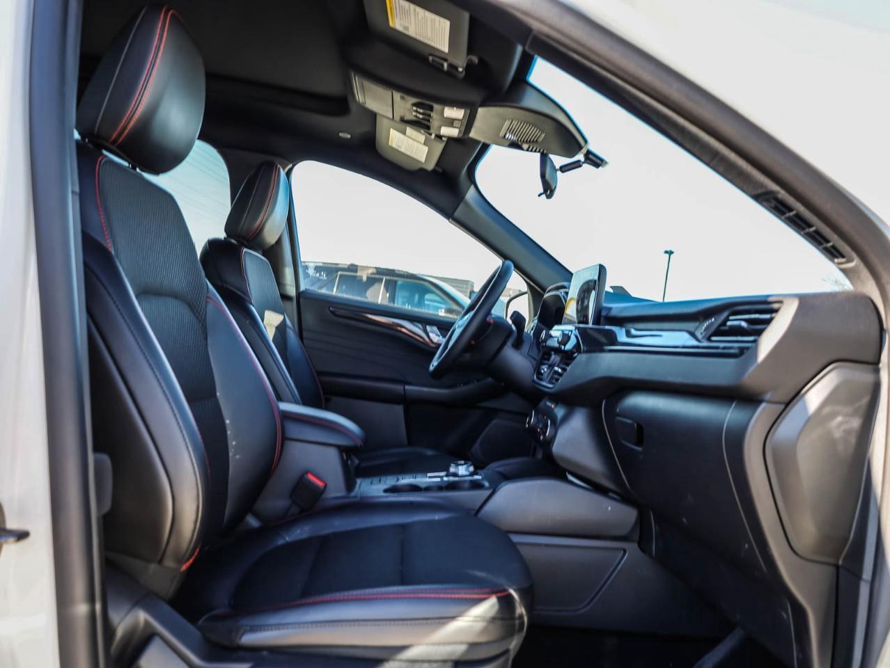 2025 Ford Escape ST-Line 4dr All-Wheel Drive Photo