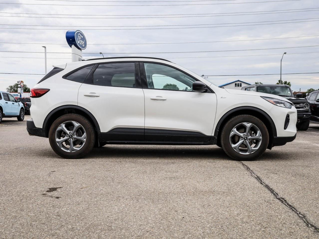 2025 Ford Escape ST-Line 4dr All-Wheel Drive Photo2