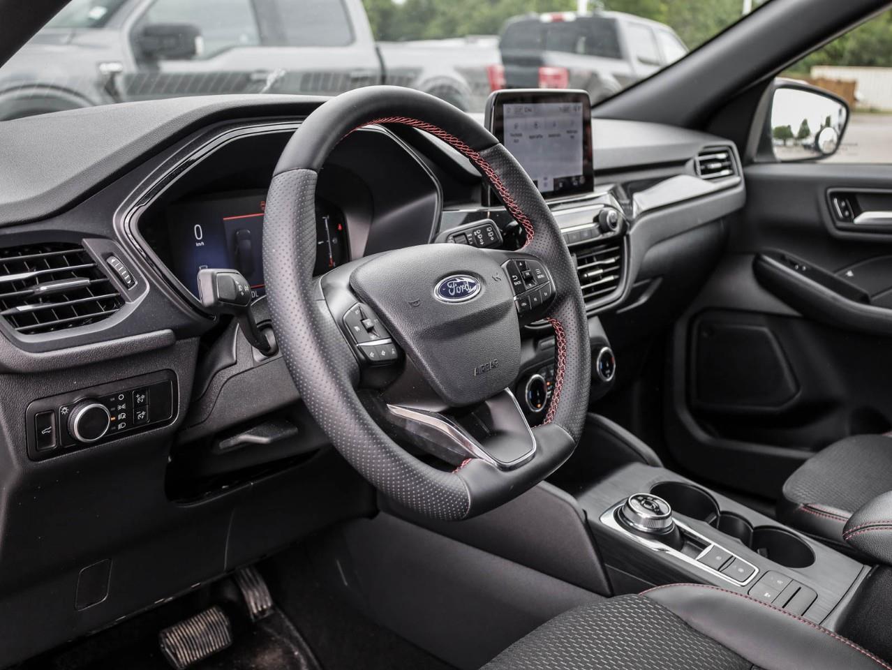 2025 Ford Escape ST-Line 4dr All-Wheel Drive Photo