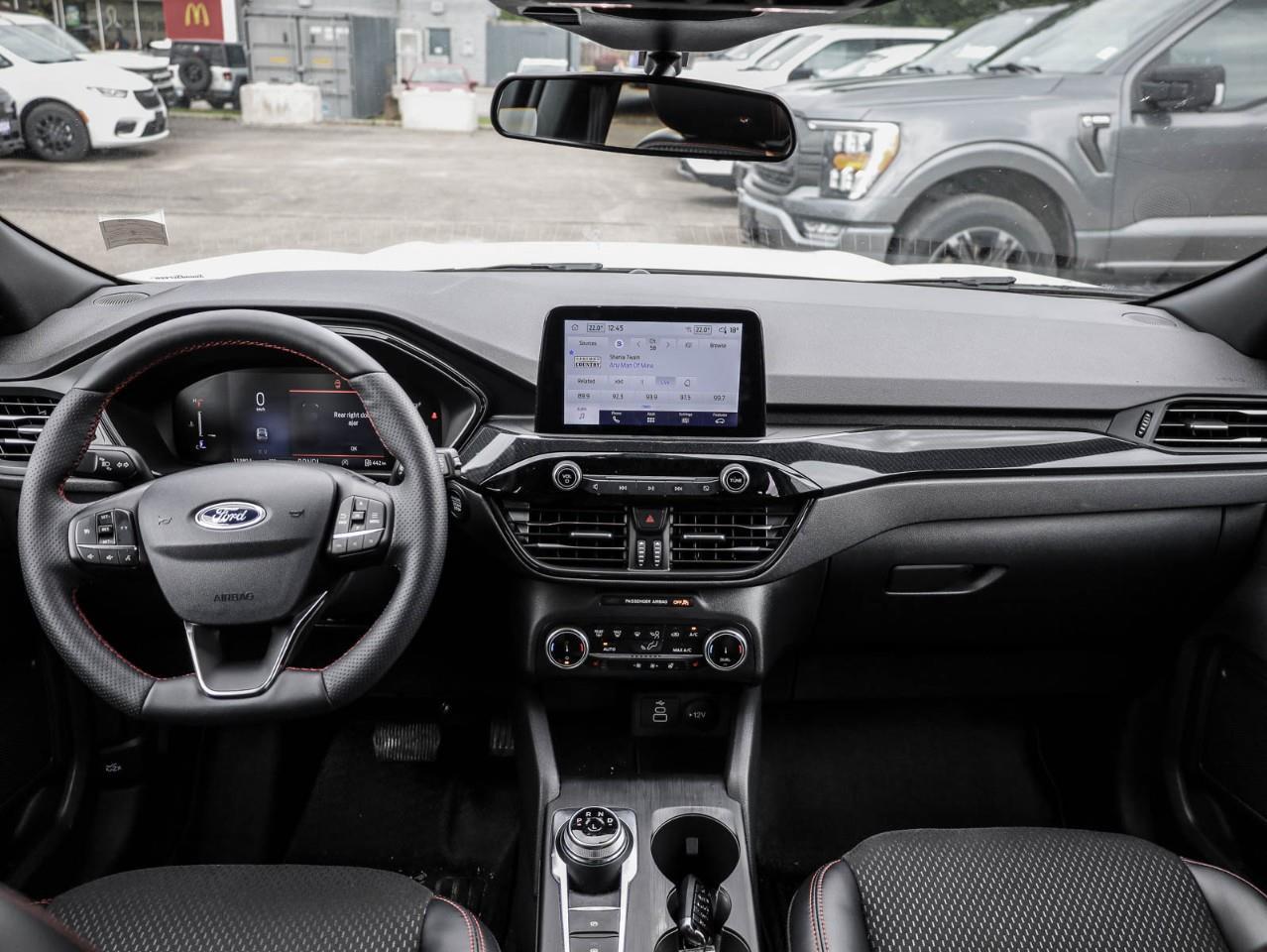 2025 Ford Escape ST-Line 4dr All-Wheel Drive Photo