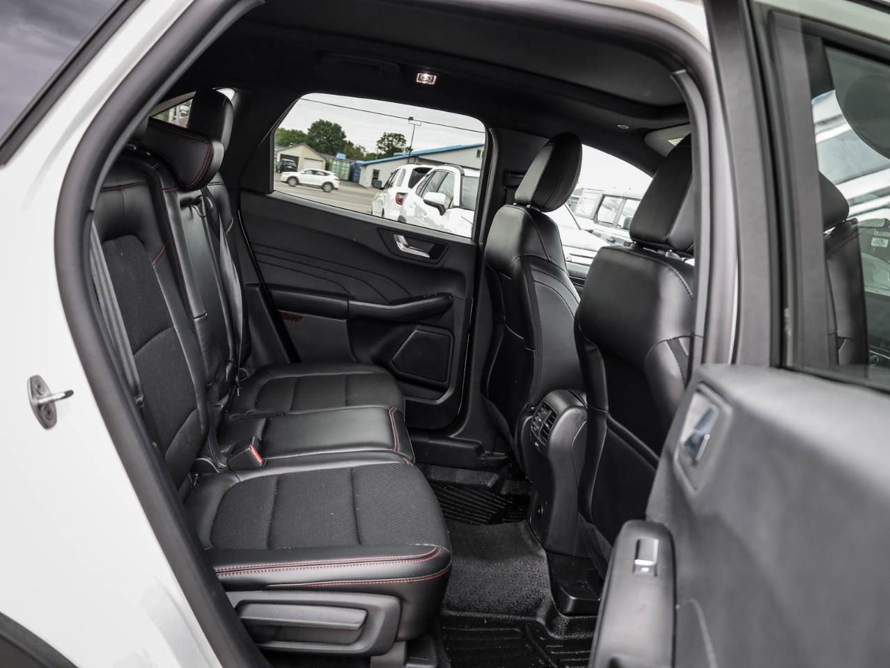 2025 Ford Escape ST-Line 4dr All-Wheel Drive Photo
