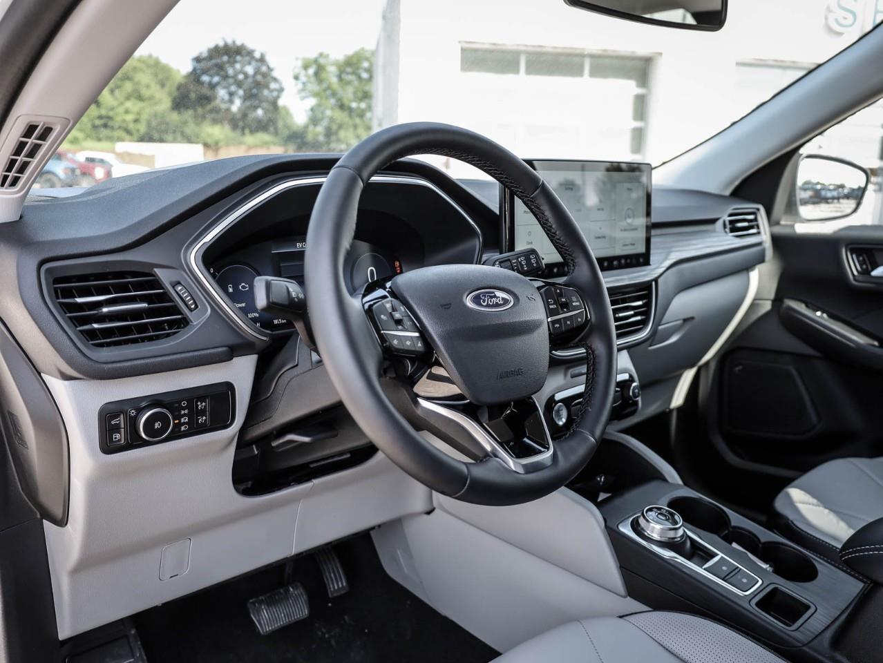 2025 Ford Escape PHEV 4dr Front-Wheel Drive Photo