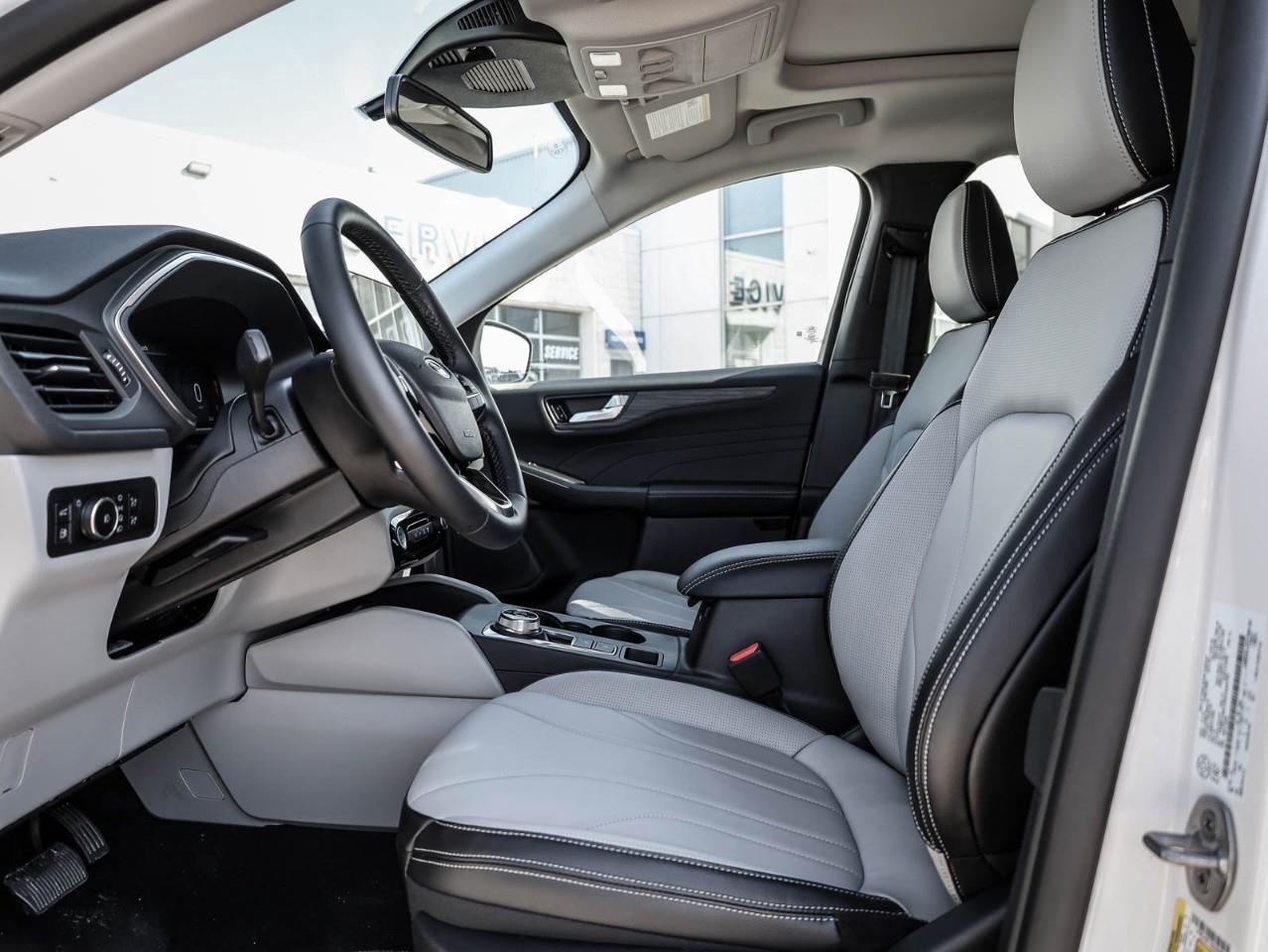 2025 Ford Escape PHEV 4dr Front-Wheel Drive Photo