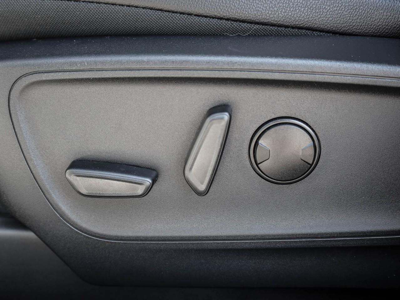 2025 Ford Escape PHEV 4dr Front-Wheel Drive Photo
