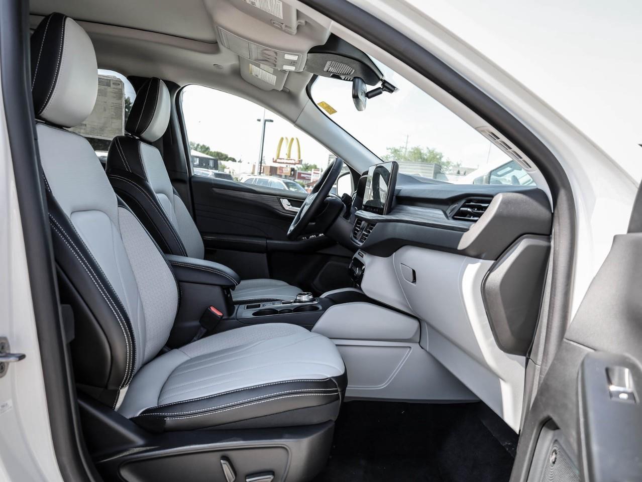 2025 Ford Escape PHEV 4dr Front-Wheel Drive Photo