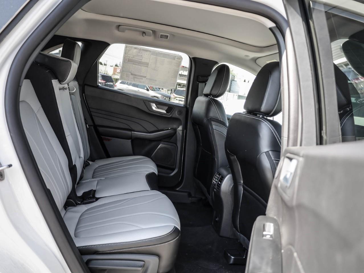 2025 Ford Escape PHEV 4dr Front-Wheel Drive Photo