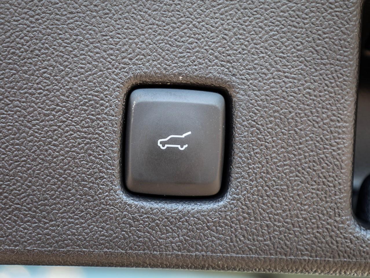 2025 Ford Escape PHEV 4dr Front-Wheel Drive Photo