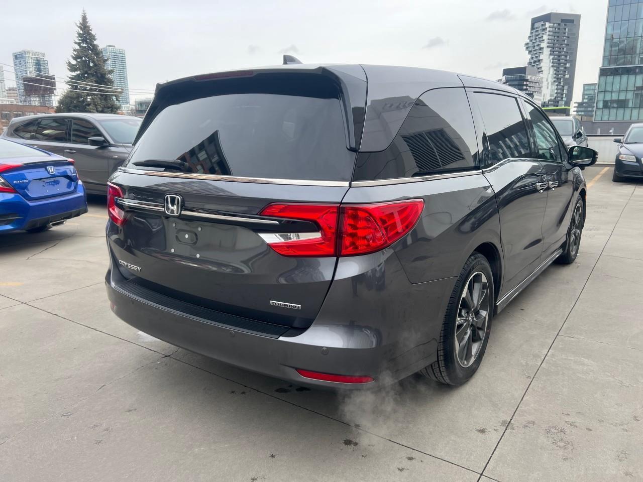 2023 Honda Odyssey Touring Passenger Van Photo