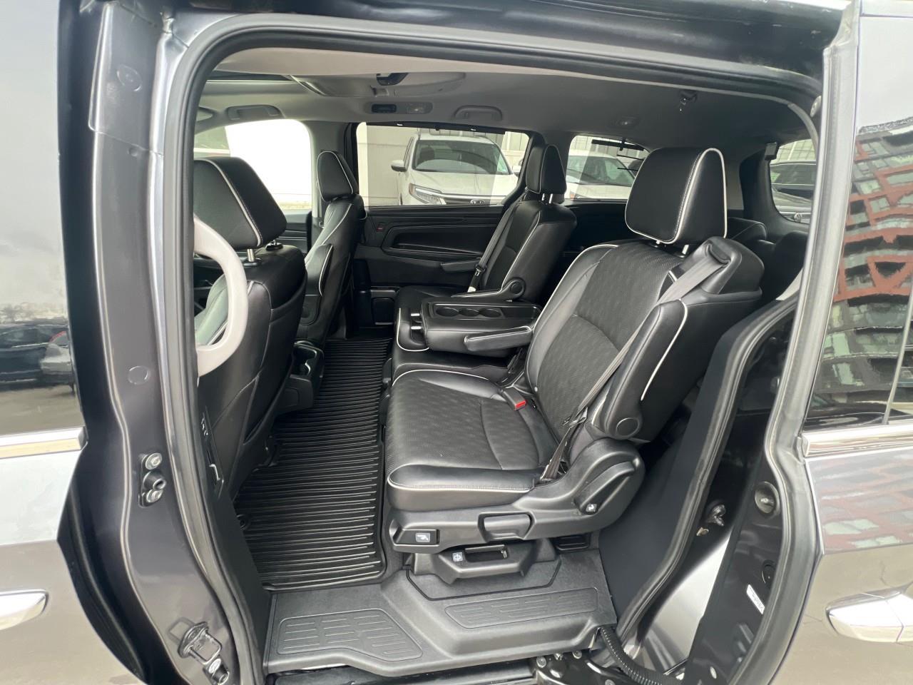 2023 Honda Odyssey Touring Passenger Van Photo