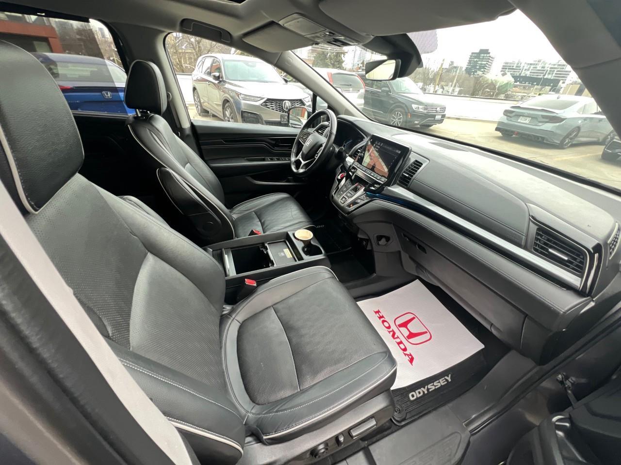 2023 Honda Odyssey Touring Passenger Van Photo