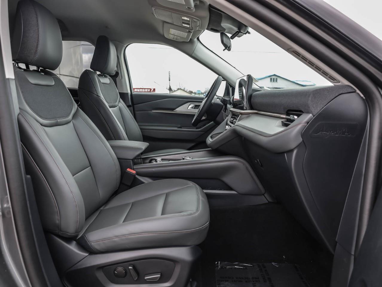 2026 Ford Explorer Active 4dr 4x4 Photo