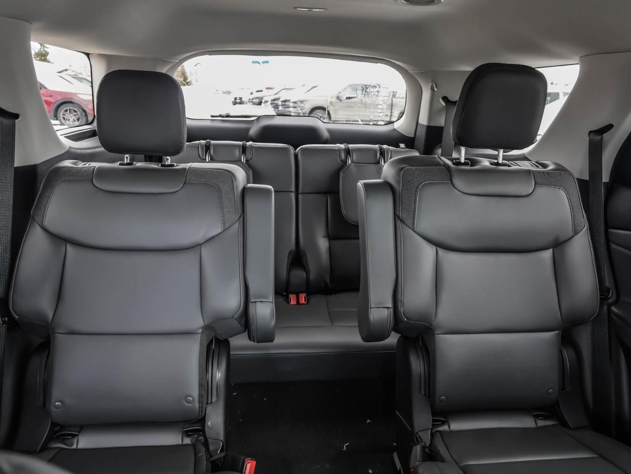 2026 Ford Explorer Active 4dr 4x4 Photo