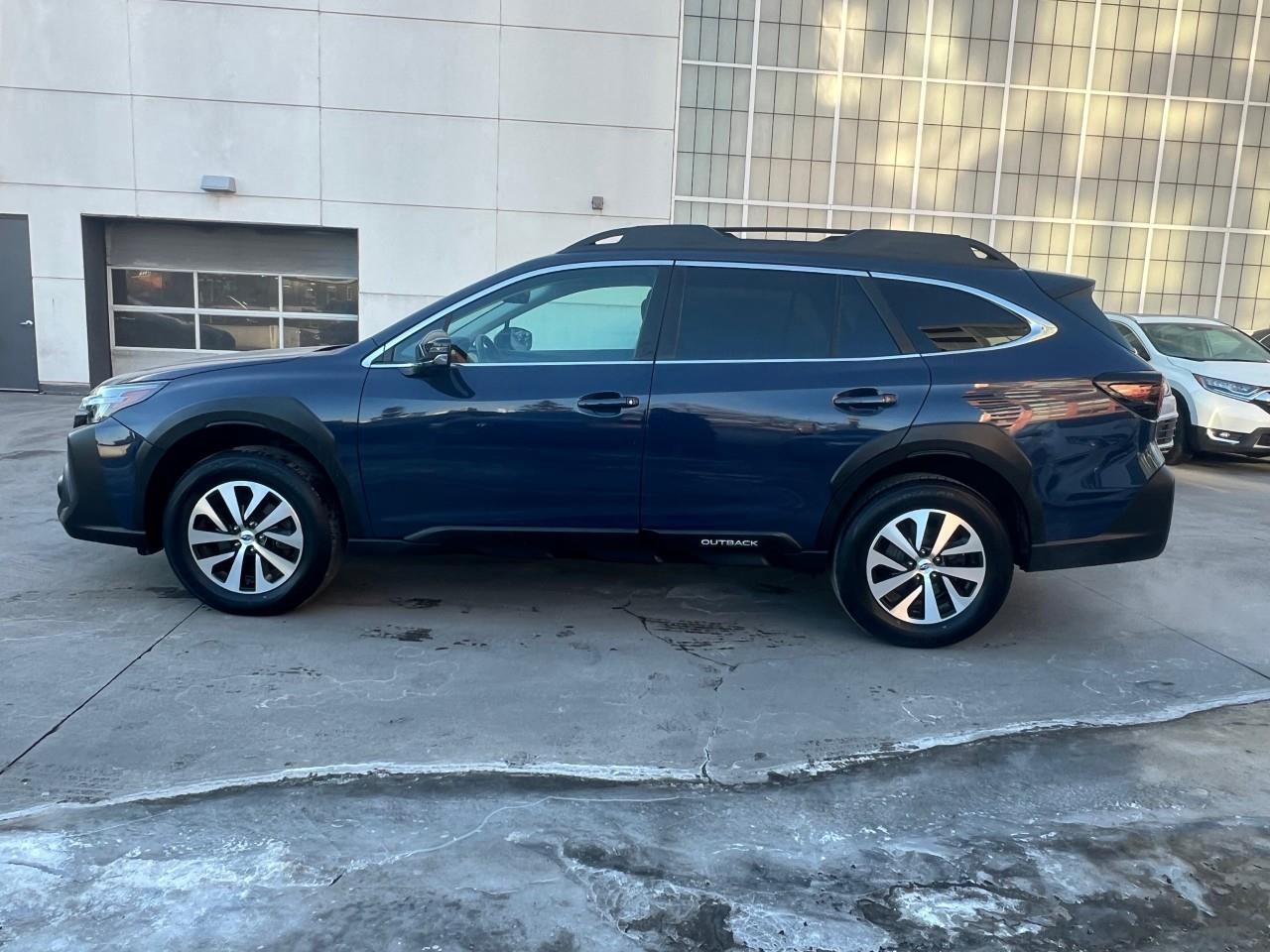 2023 Subaru Outback Touring 4dr All-Wheel Drive Photo3