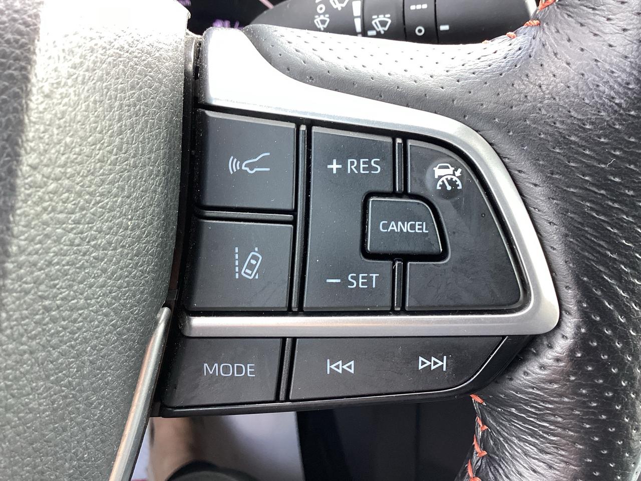 2021 Toyota Sienna XSE 7-Passenger FWD Tech Pkg Photo