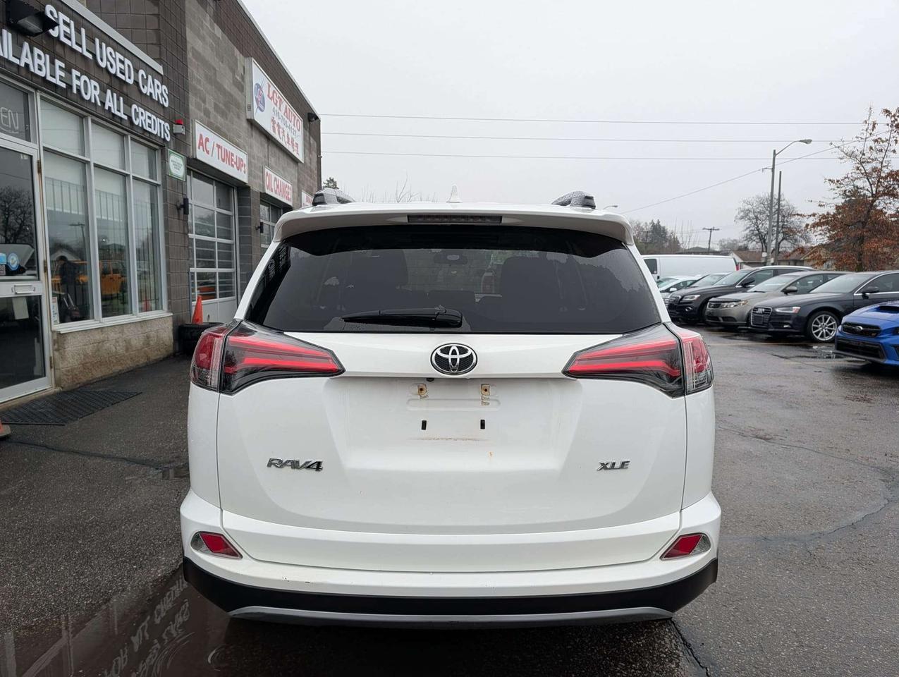 2018 Toyota RAV4 XLE Photo