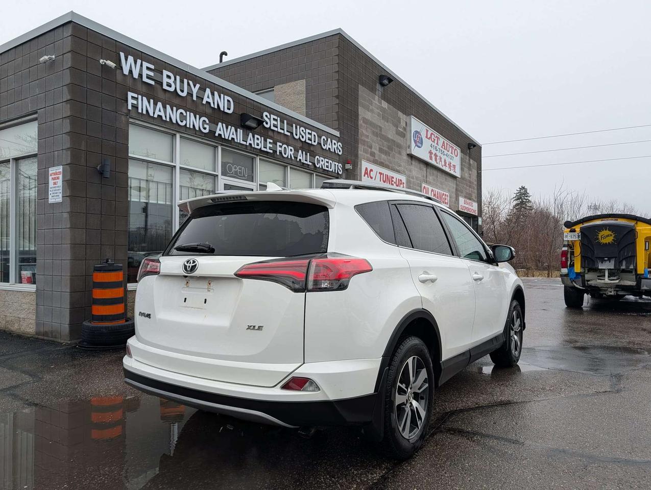 2018 Toyota RAV4 XLE Photo