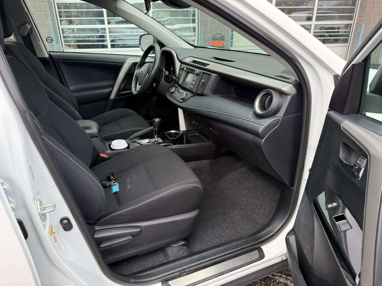2018 Toyota RAV4 XLE Photo