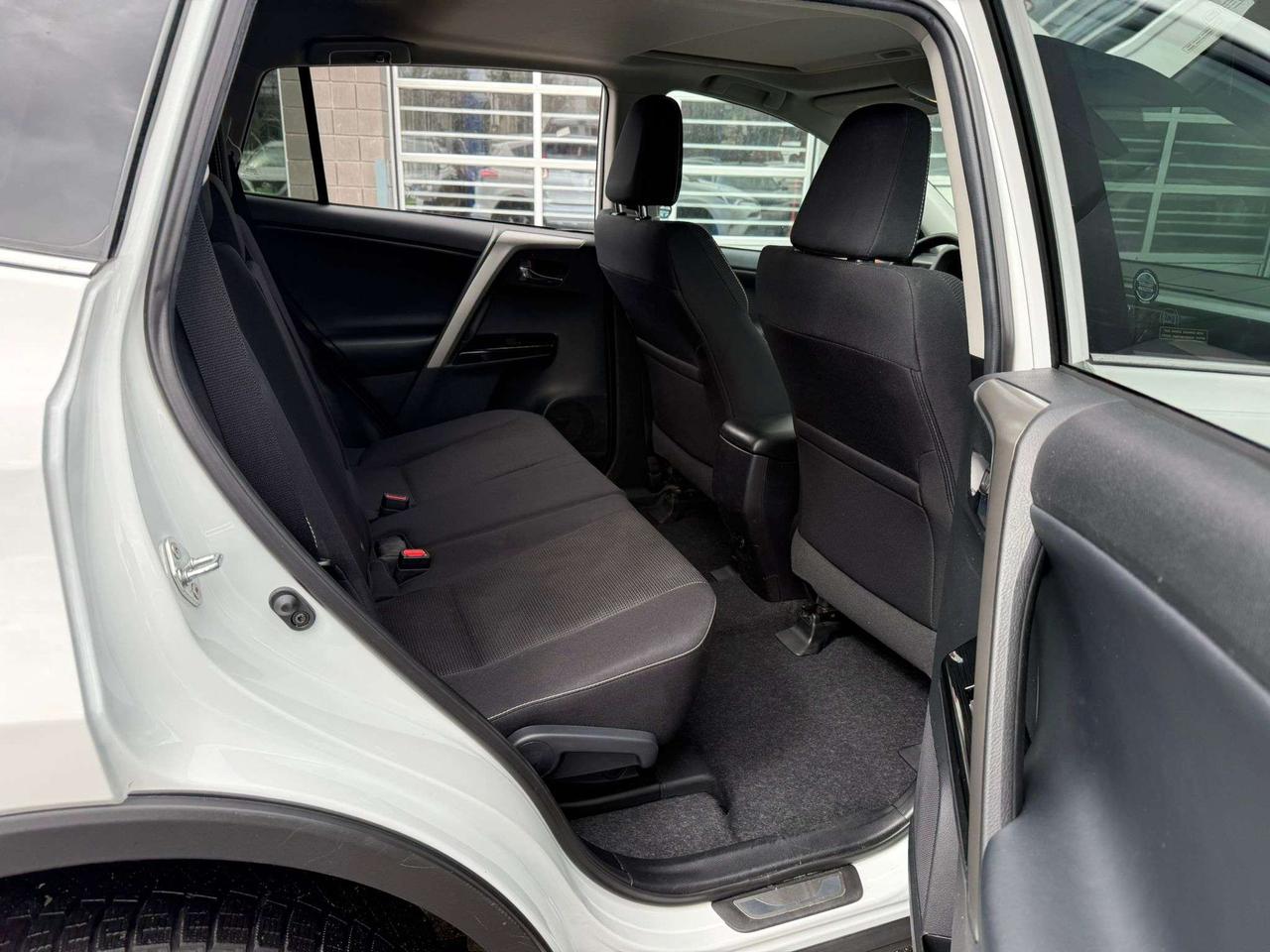 2018 Toyota RAV4 XLE Photo