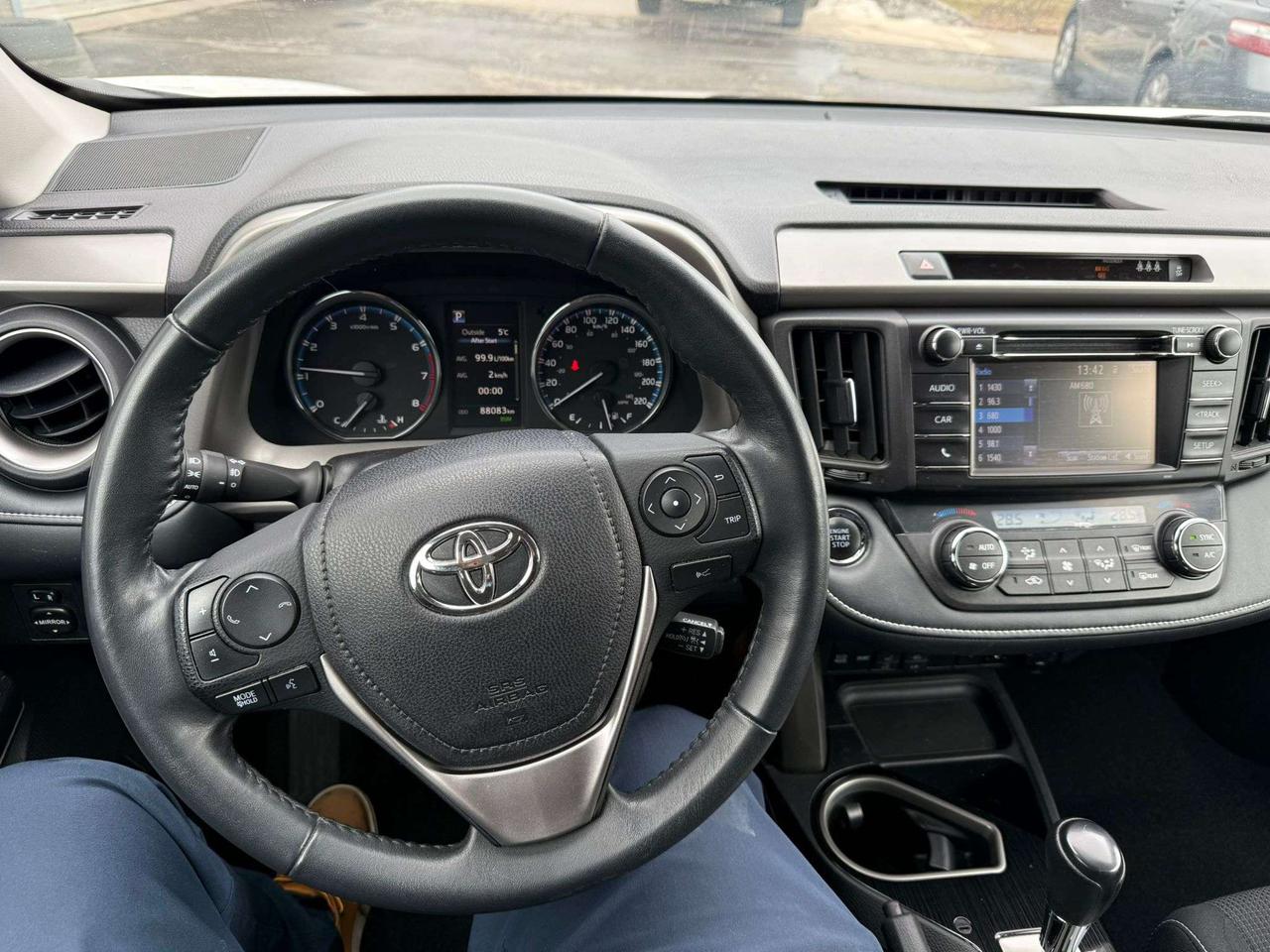 2018 Toyota RAV4 XLE Photo