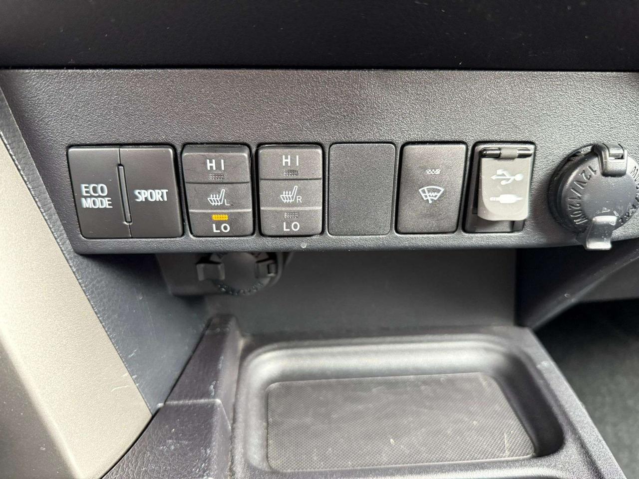 2018 Toyota RAV4 XLE Photo