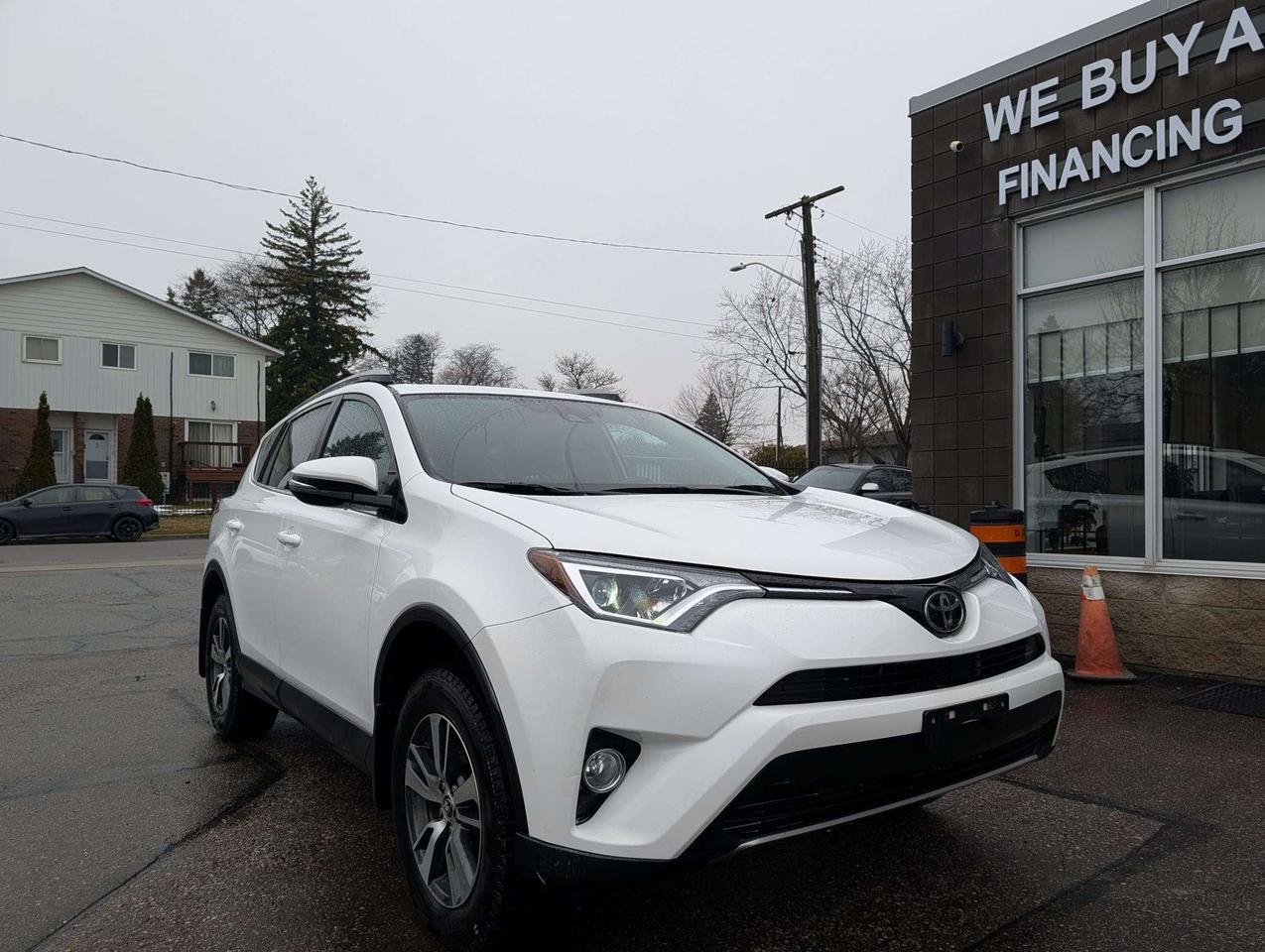 2018 Toyota RAV4 XLE Photo0