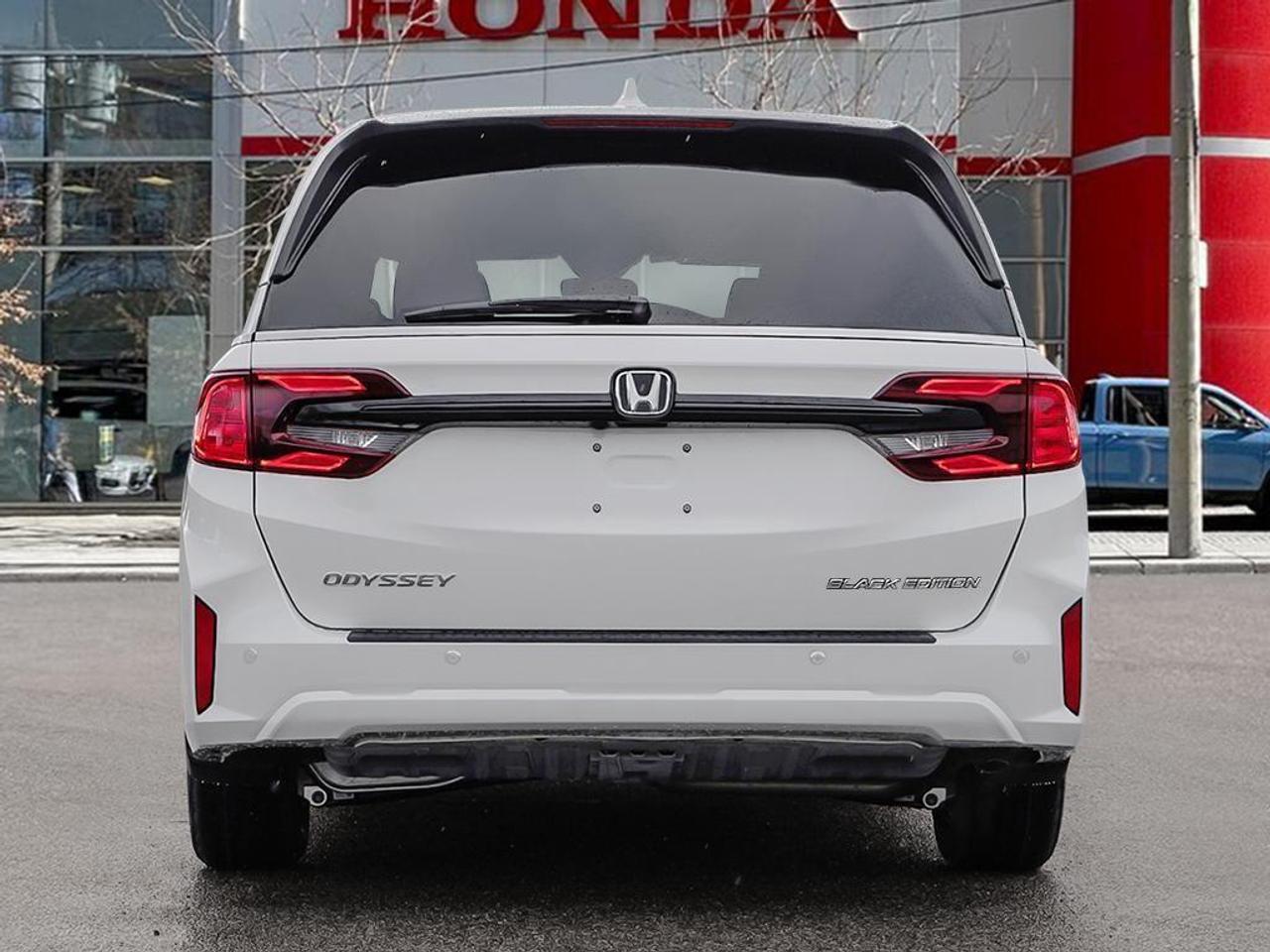 2025 Honda Odyssey Black Edition Passenger Van Photo4