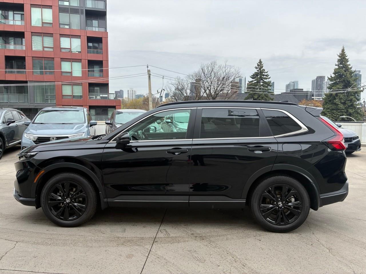 2023 Honda CR-V Hybrid Touring 4dr All-Wheel Drive Photo