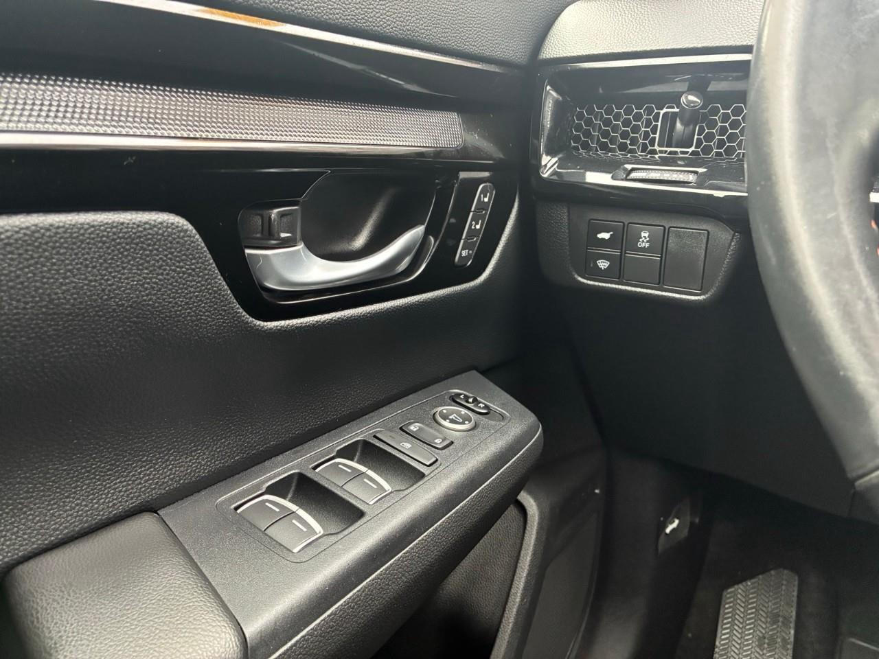 2023 Honda CR-V Hybrid Touring 4dr All-Wheel Drive Photo