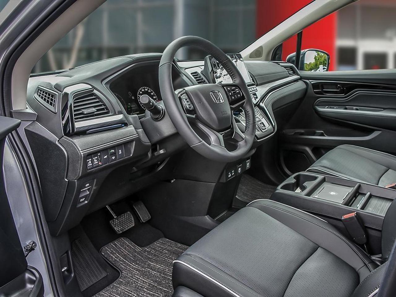 2025 Honda Odyssey Touring Passenger Van Photo